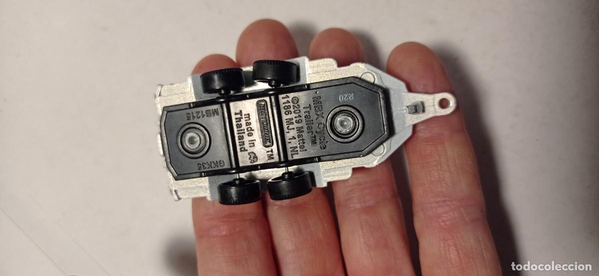 Coches a escala Matchbox: Remolque con Moto de Matchbox - Foto 4