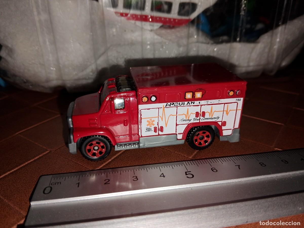 Coches a escala Matchbox: Matchbox Ambulance 2005 Mattel - Foto 1