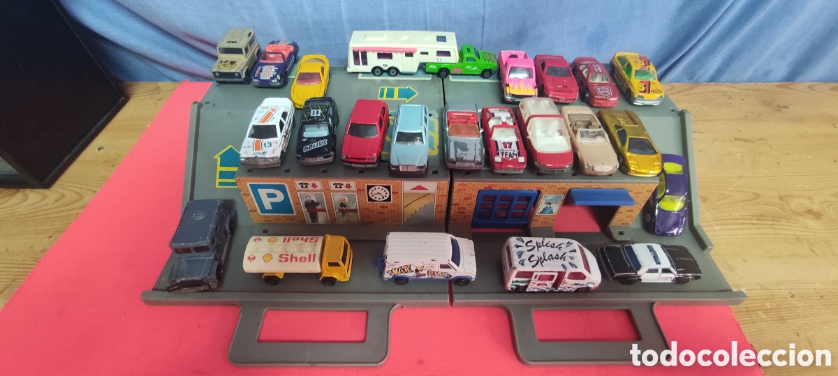 Coches a escala Matchbox: Malet&iacute;n Matchbox y 24 coches - Foto 4