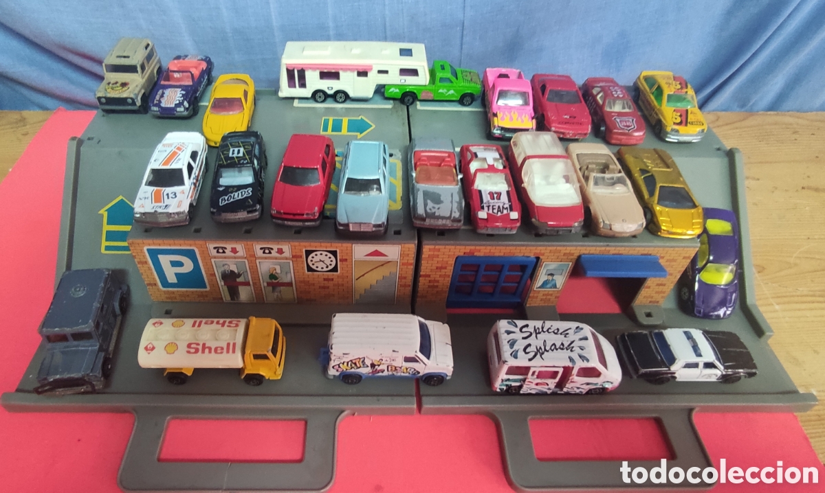 Coches a escala Matchbox: Malet&iacute;n Matchbox y 24 coches - Foto 5
