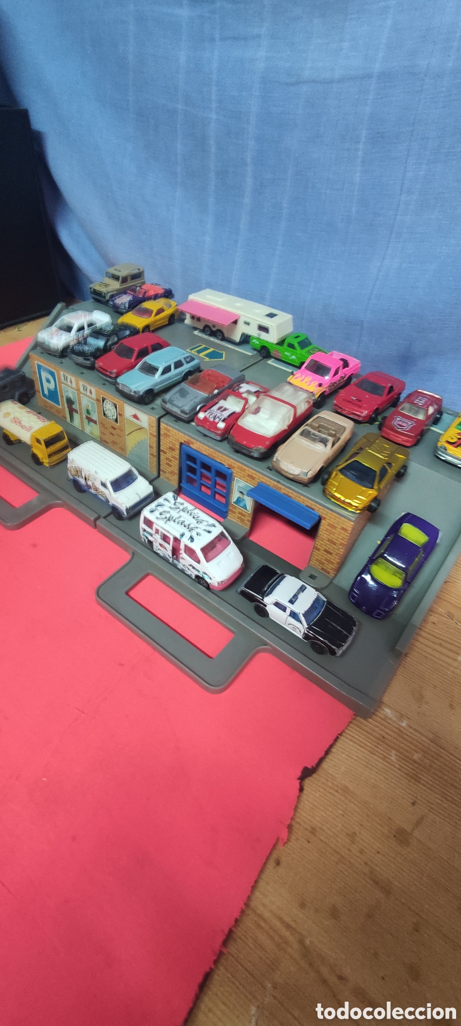 Coches a escala Matchbox: Malet&iacute;n Matchbox y 24 coches - Foto 11