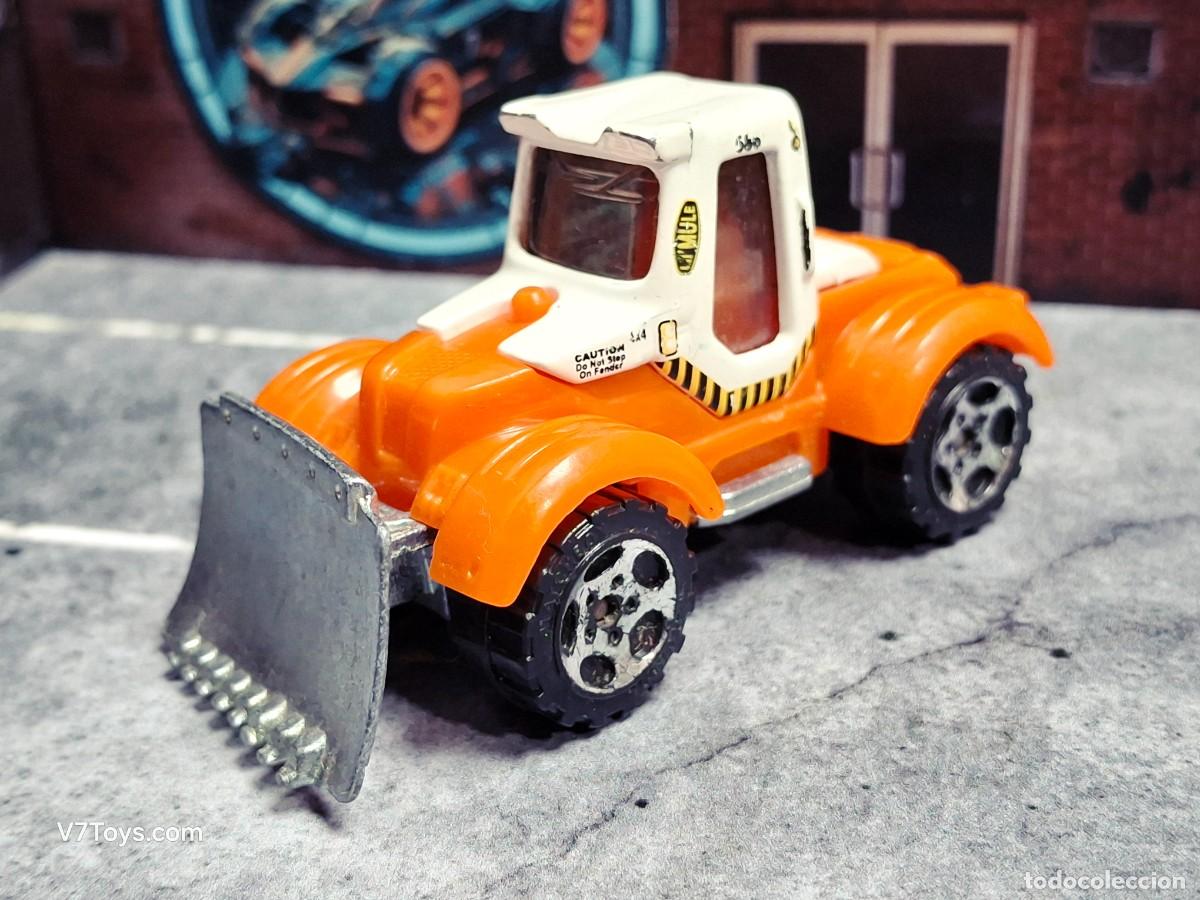 Coches a escala Matchbox: Tractor Plow Matchbox 2008 Farm Mattel