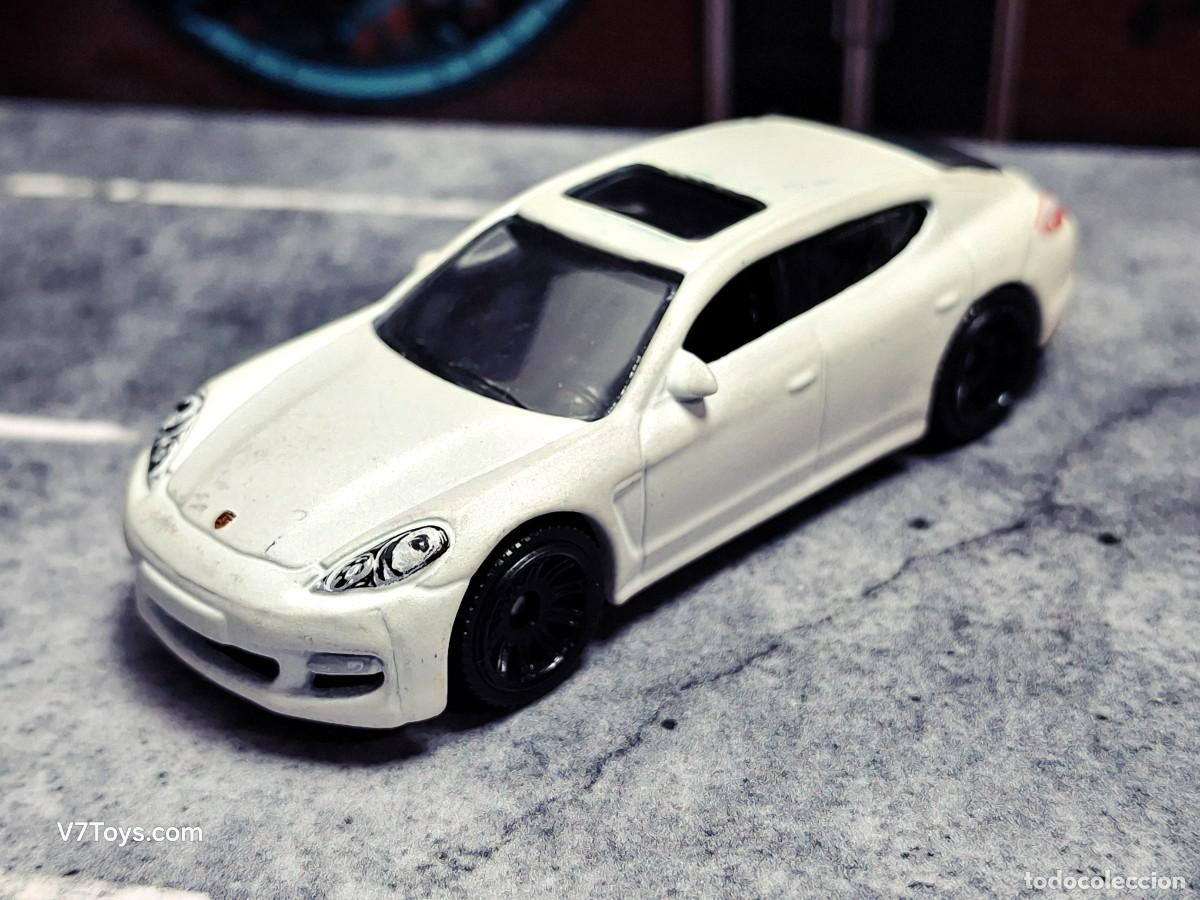 Carros em escala Matchbox: Porsche Panamera '10 Matchbox 2022 Autobahn Express III Mattel (Mate)