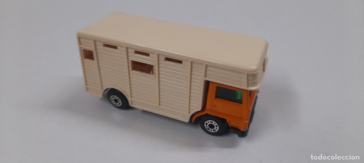 Coches a escala Matchbox: CAMION TRANSPORTE DE ANIMALES . REALIZADO POR MATCHBOX . MADE IN ENGLAND A&Ntilde;O 1976 . LESNEY PRODUCTS