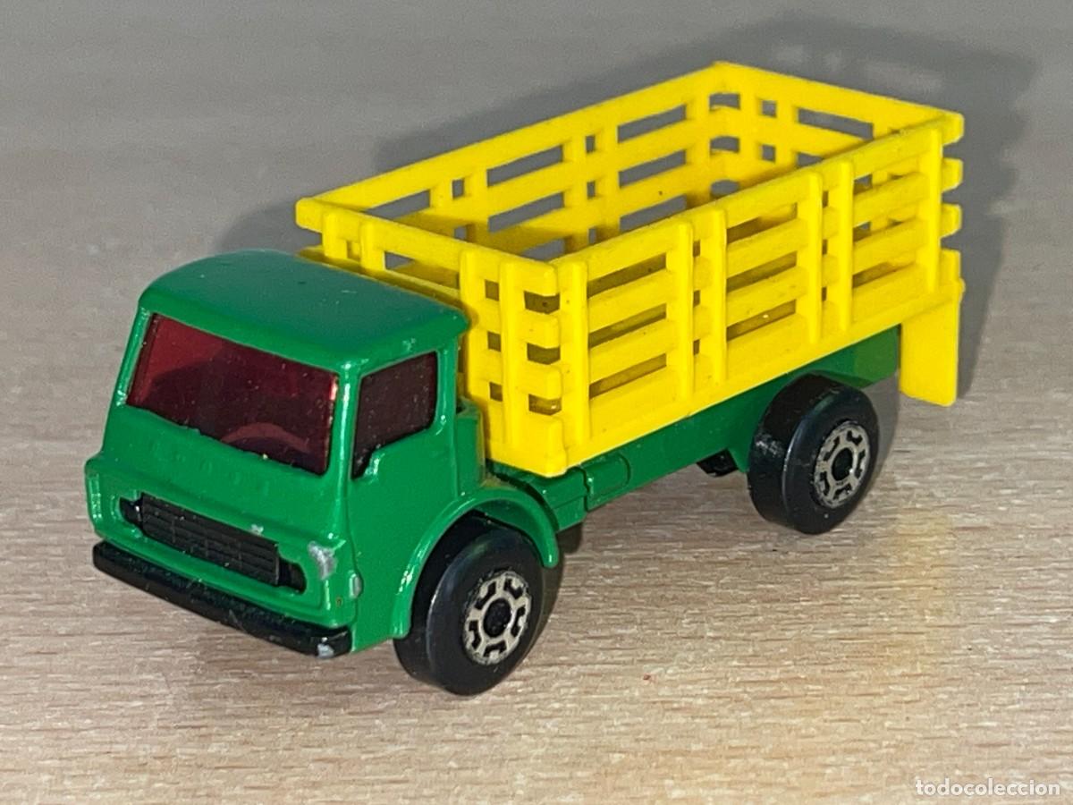 Coches a escala Matchbox: 151- Matchbox Lesney Dodge Cattle Truck cami&oacute;n carga ganado N&ordm; 71 1976 Made in Thailand die-cast