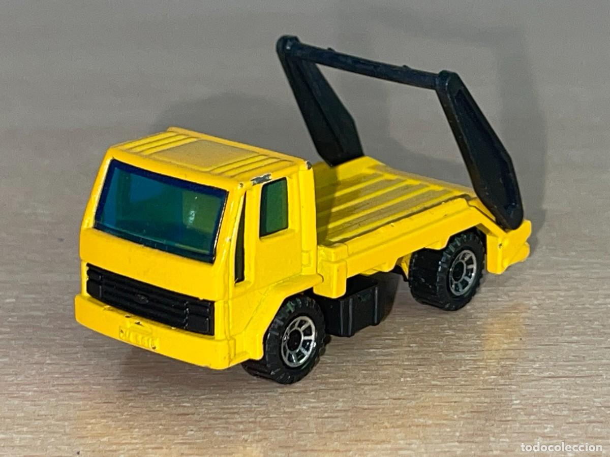 Coches a escala Matchbox: 153- Matchbox Ford Cargo Skip Truck cami&oacute;n portacontenedores 1986 Made in Thailand die-cast