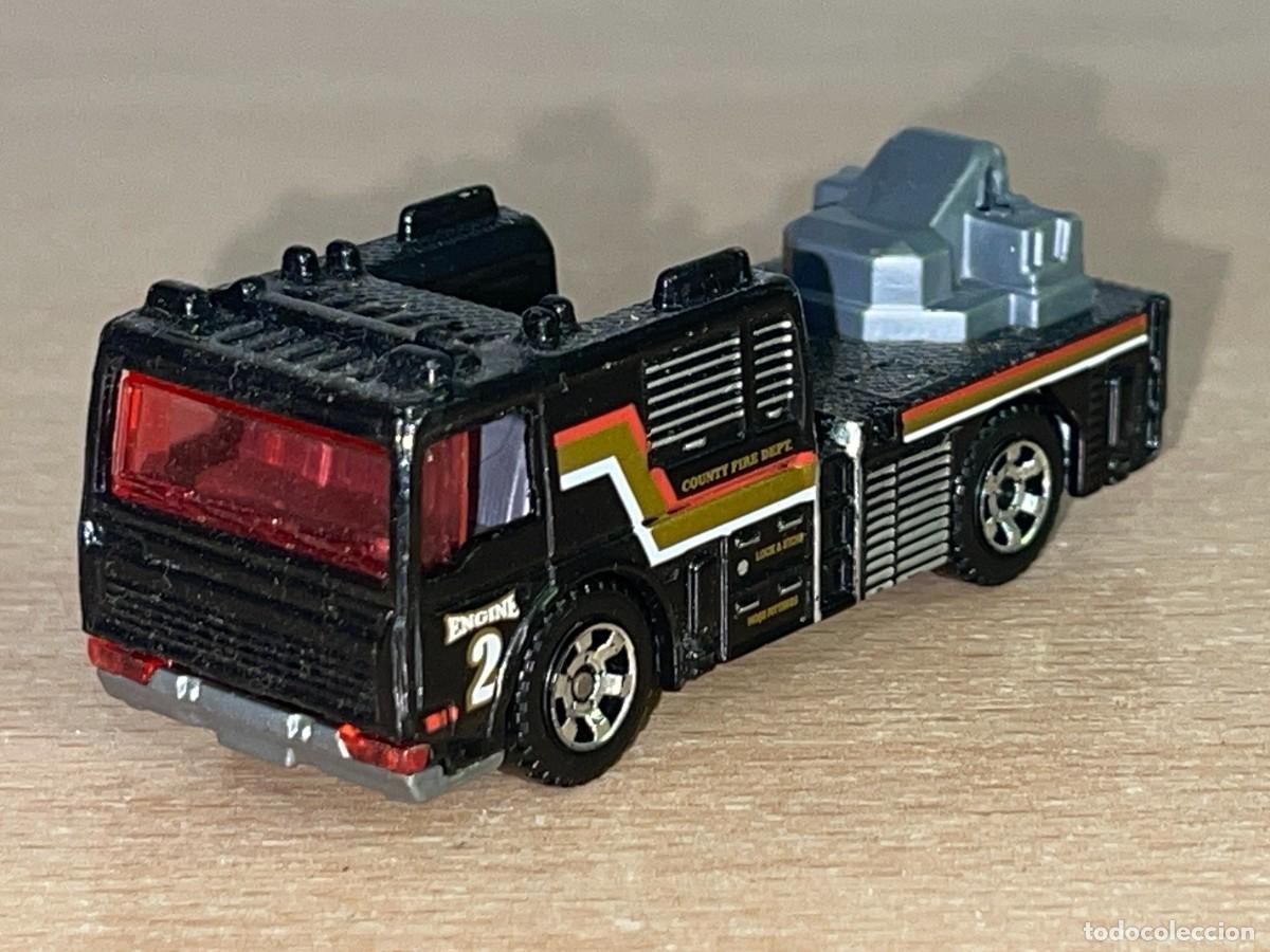 Coches a escala Matchbox: 196- Matchbox Fire Engine cami&oacute;n bomberos MB698 a&ntilde;o 2005 Made in Thailand die-cast metal car mattel