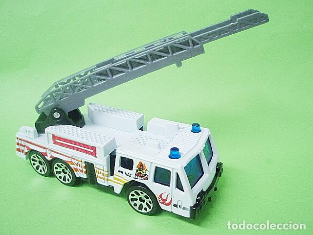 Coches a escala Matchbox: MATCHBOX MB134 J * 34 OSHKOSH EXTENDING-LADDER FIRE ENGINE