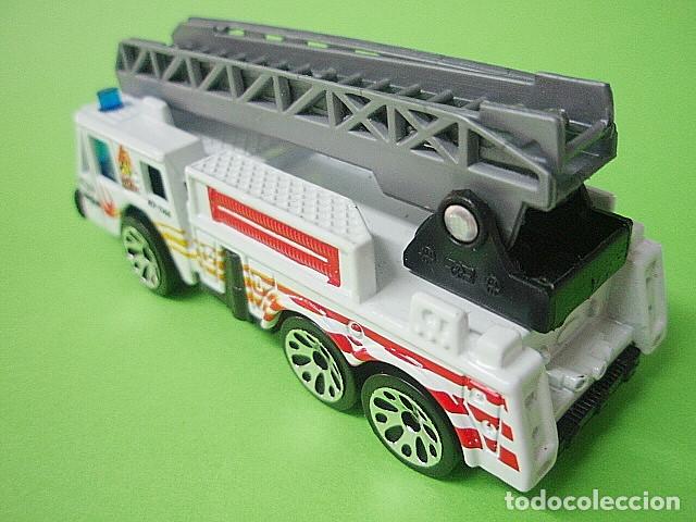 Coches a escala Matchbox: MATCHBOX MB134 J * 34 OSHKOSH EXTENDING-LADDER FIRE ENGINE - Foto 5