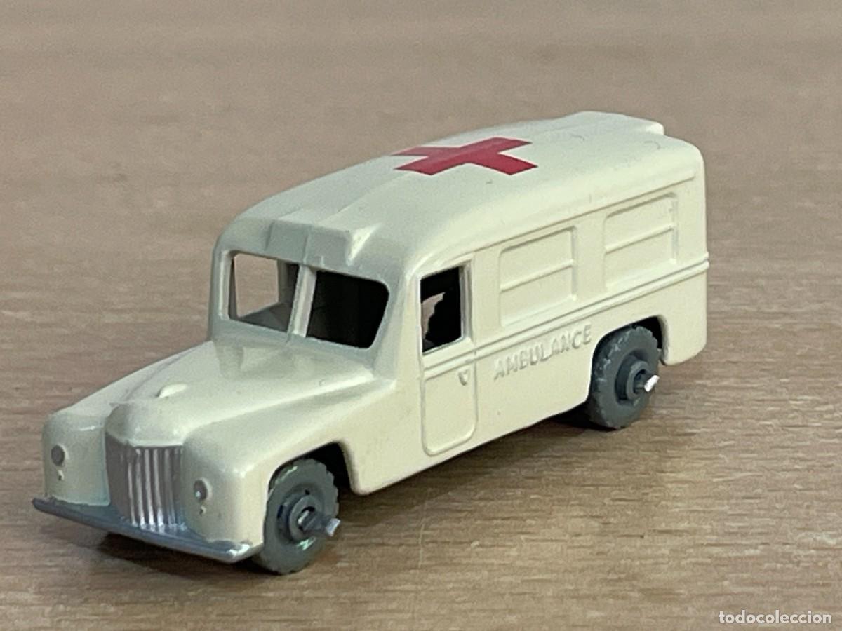 Coches a escala Matchbox: 298- Matchbox Lesney Moko antigua ambulancia Daimler Ambulance tono blanco N&ordm; 14 a&ntilde;os 50 England