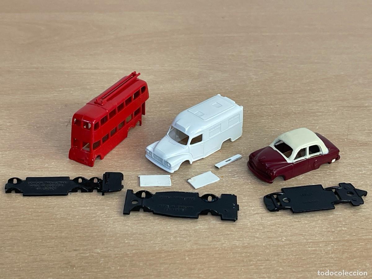 Coches a escala Matchbox: 305- Matchbox Lesney LOTE 3 coches London Trolley Bus+ Lomas Ambulance + Vauxhall Cresta INCOMPLETOS