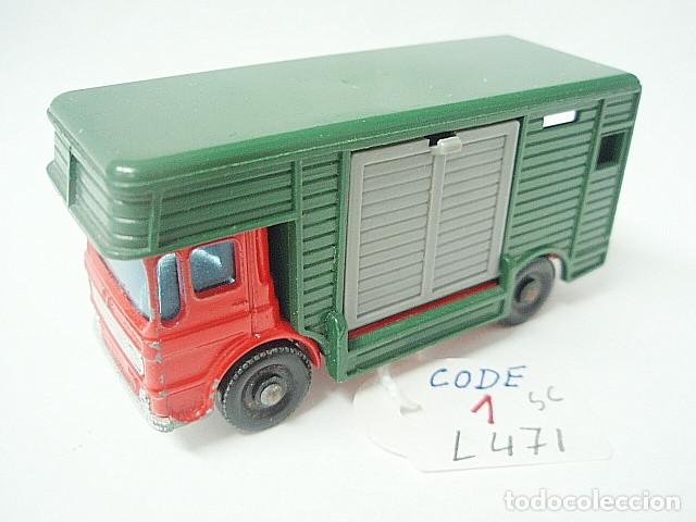 Coches a escala Matchbox: MATCHBOX RW 17 E AEC HORSE BOX L 471