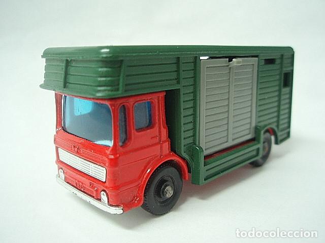 Coches a escala Matchbox: MATCHBOX RW 17 E AEC HORSE BOX L 473 - Foto 2