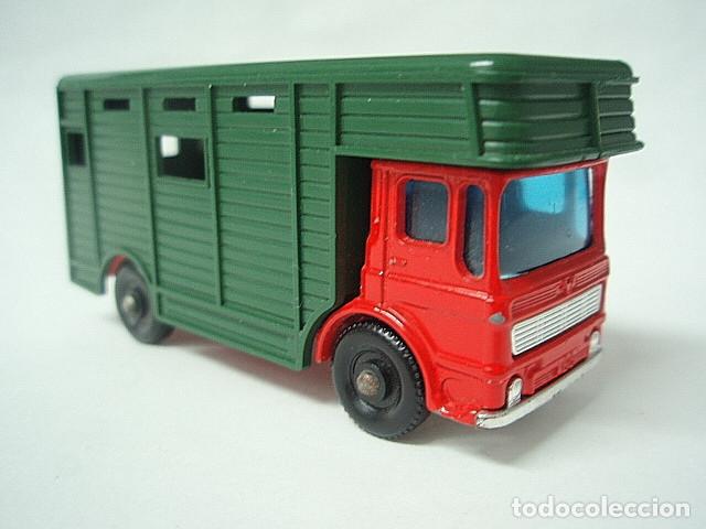 Coches a escala Matchbox: MATCHBOX RW 17 E AEC HORSE BOX L 473 - Foto 3