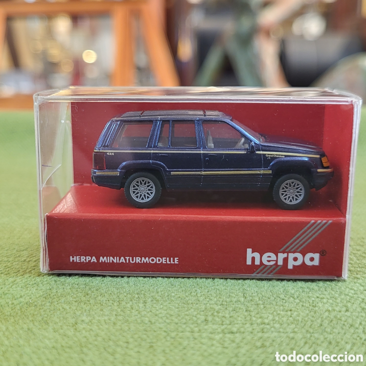 Coches a escala Matchbox: Herpa Escala 1:87 H0 Jeep Grand Cherokee con caja