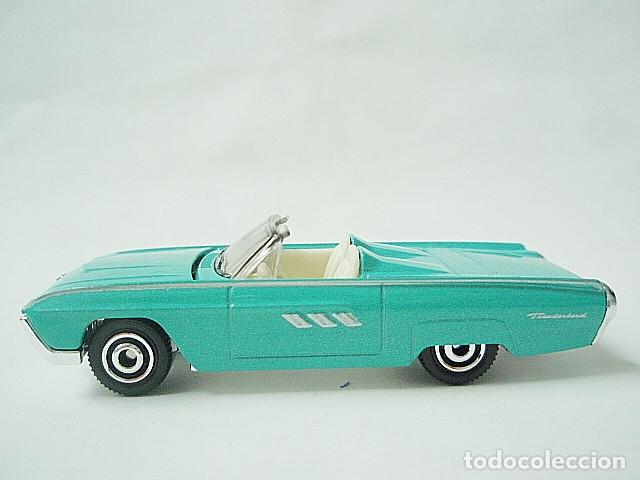Coches a escala Matchbox: MATCHBOX MP MB1543 A * 43 FORD THUNDERBIRD DEL 1963 - Foto 2