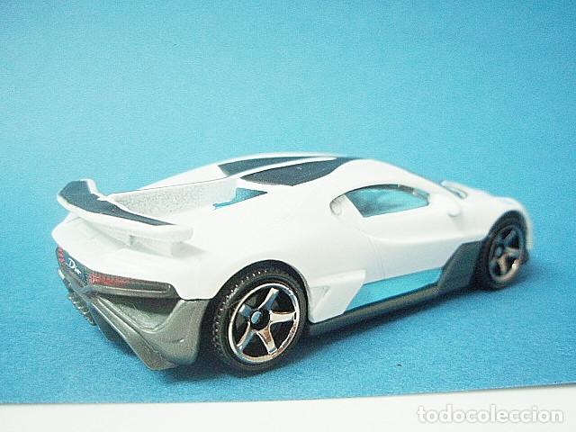 Coches a escala Matchbox: MATCHBOX MB1211 B * 11 BUGATTI DIVO DEL 2018 - Foto 4