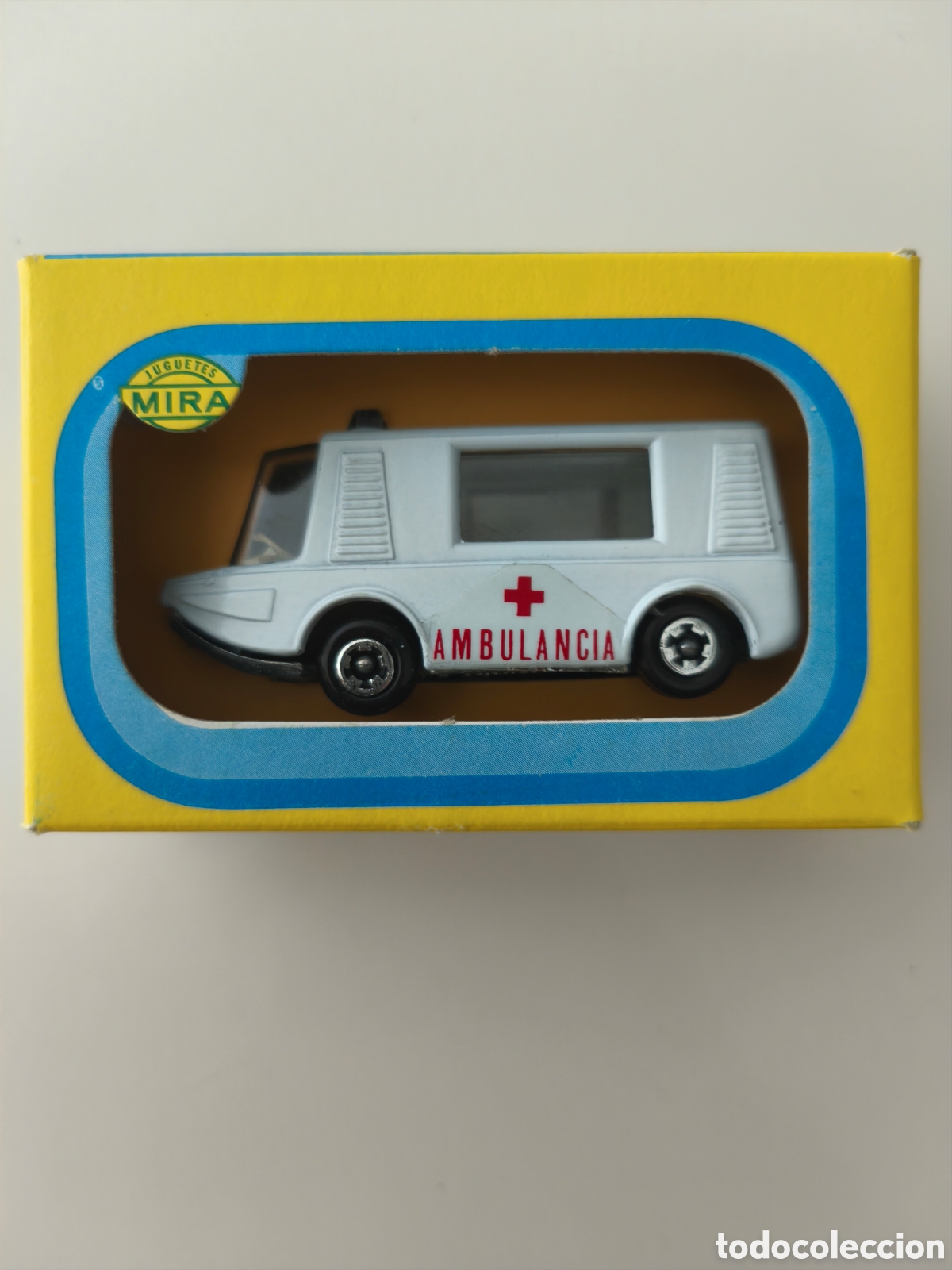 Coches a escala Matchbox: AMBULANCIA MINIATURA MIRA