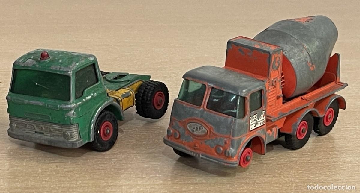 Auto in scala Matchbox: 313- Matchbox Lesney LOTE 2 camiones Ready Mix Concrete Truck y Ford Tractor originales a&ntilde;os 60