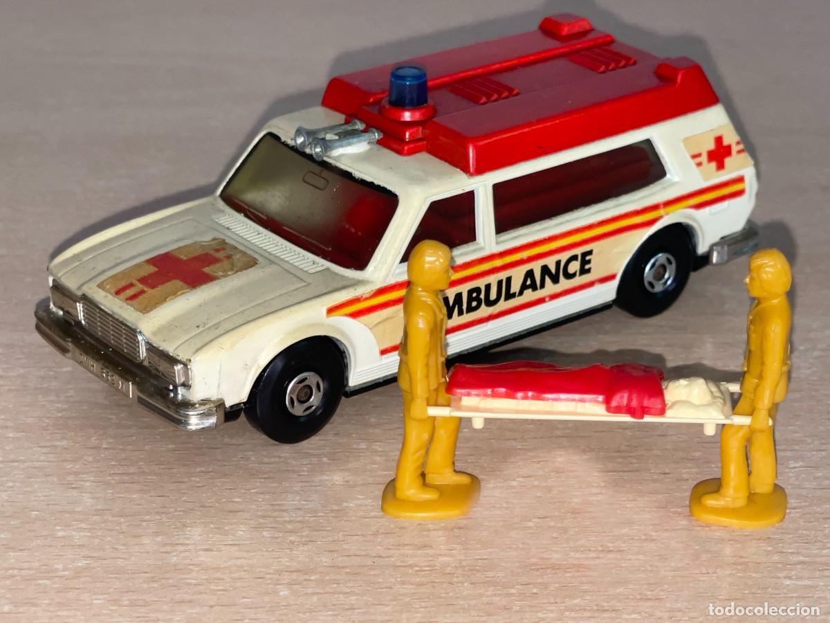 Coches a escala Matchbox: 417- Antiguo coche Matchbox AMBULANCE K-49 con figuras 1974 Made in England Speed Kings Lesney