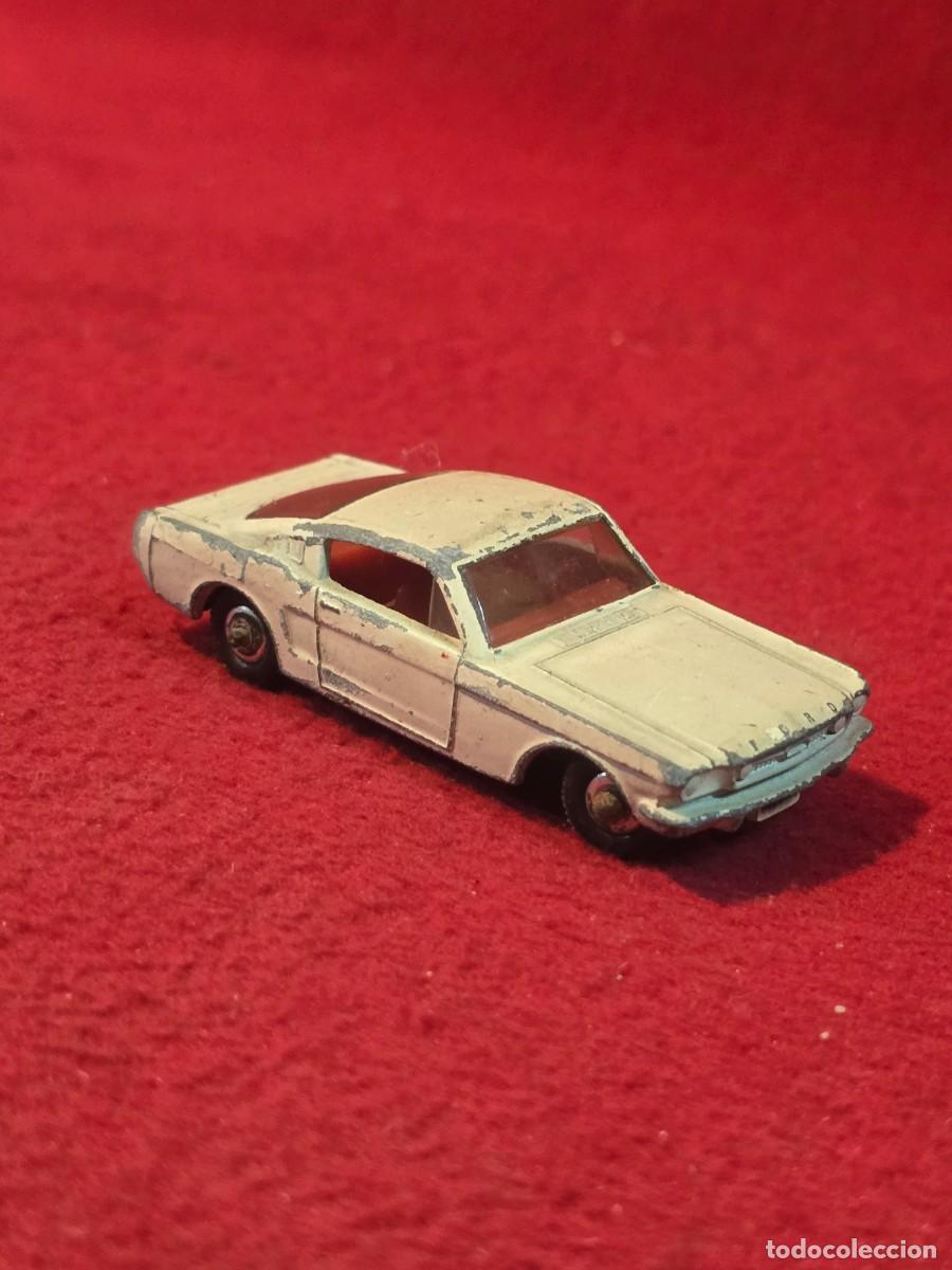 Coches a escala Matchbox: COCHE A ESCALA MATCHBOX SERIES 8 FORD MUSTANG