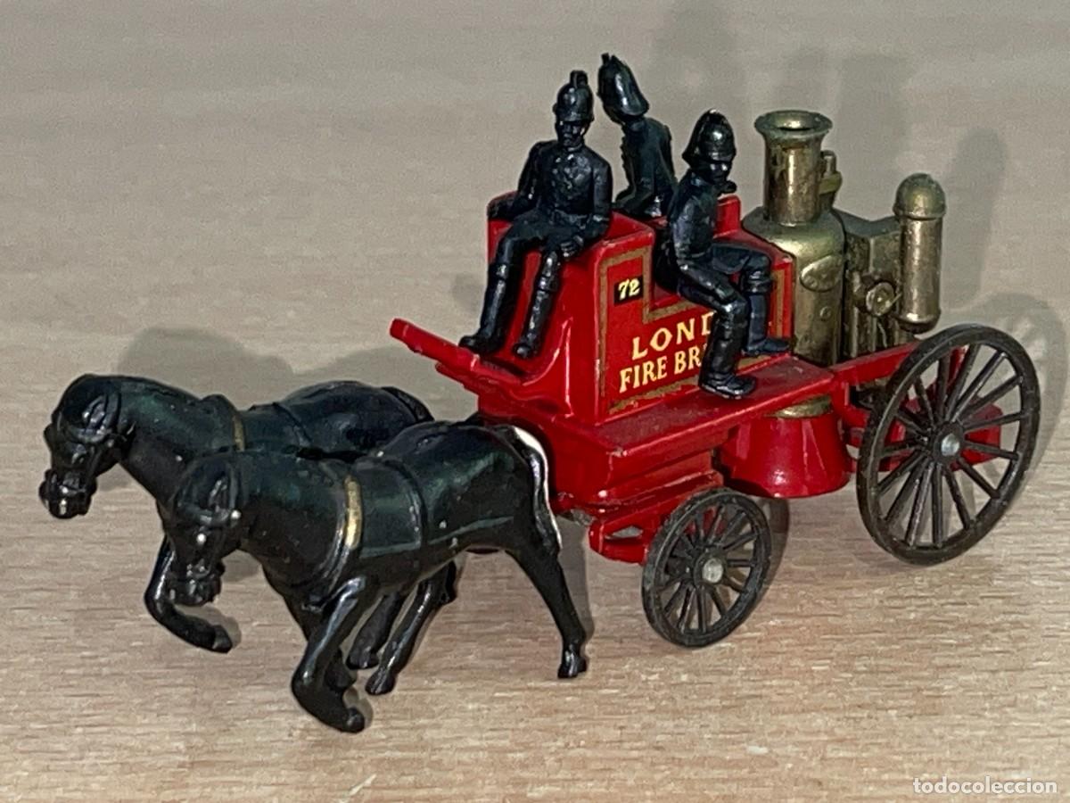 Coches a escala Matchbox: 654 Antiguo carro de caballos Matchbox Lesney Horse London Fire Brigade N 4 bomberos a&ntilde;os 60 England