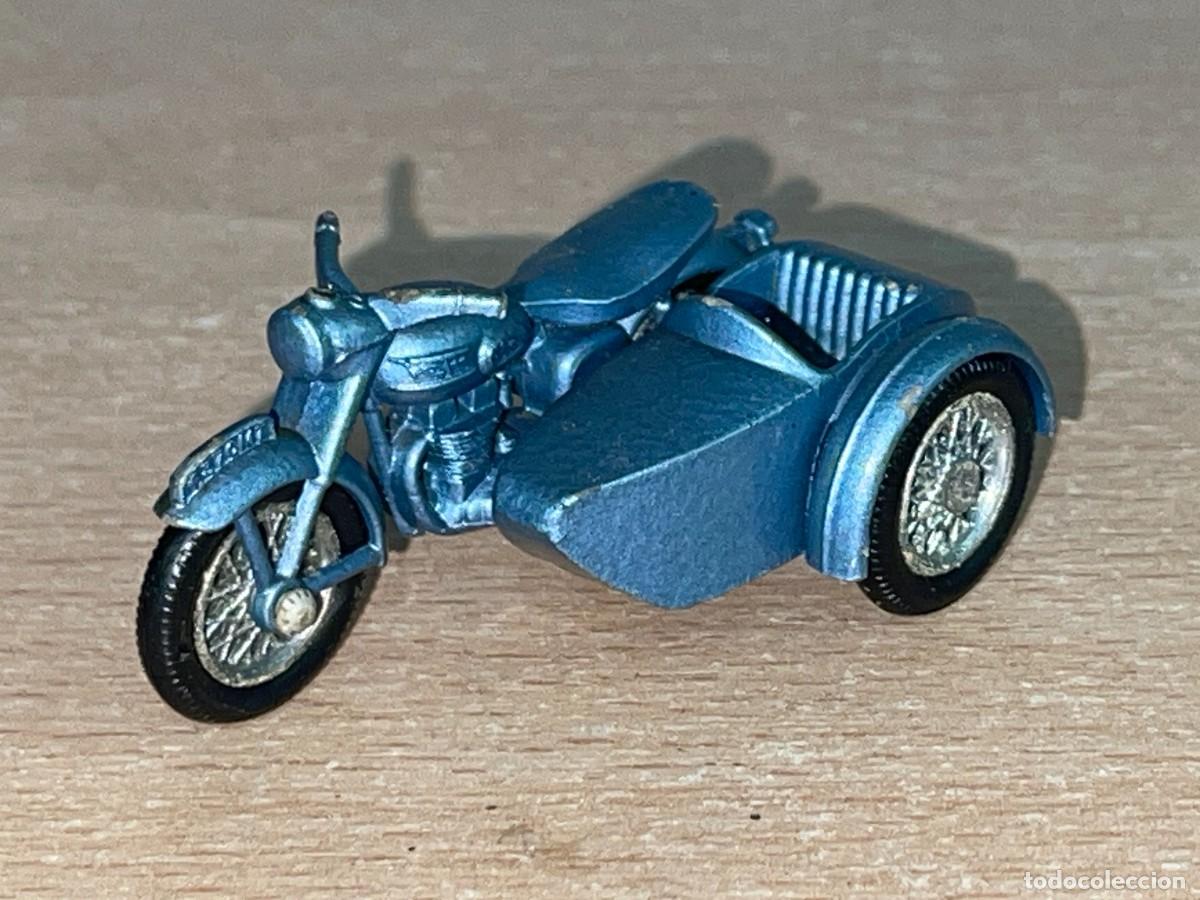 Coches a escala Matchbox: 715- Antigua moto con sidecar Matchbox Lesney Triumph T110 N&ordm; 4 a&ntilde;os 60 Made in England die-cast