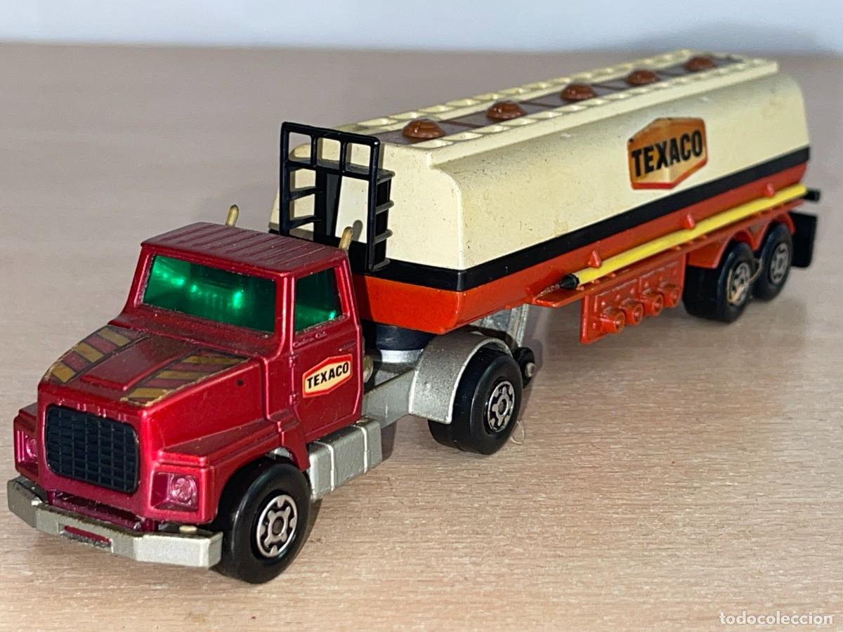 Coches a escala Matchbox: 765- Antiguo cami&oacute;n cisterna Lesney Matchbox Super Kings Ford LTS Series Tractor Texaco K-16/18 1973
