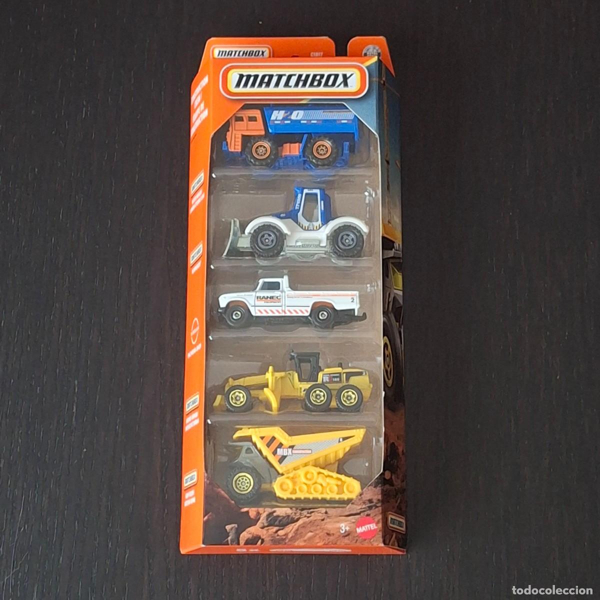 Coches a escala Matchbox: MATCHBOX 2026 - CONTRUCTION CREW PACK 5 COCHES - WATER HAULER PLOWERIZER NISSAN JUNIOR GROUND DUMP