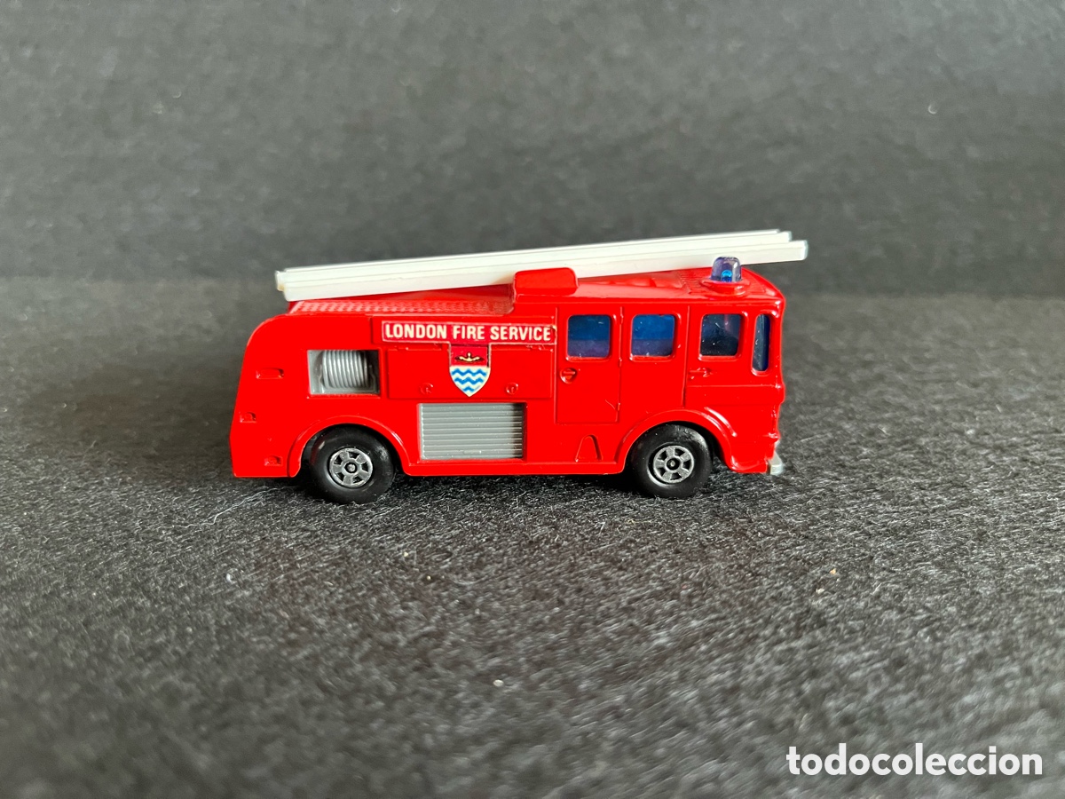 Coches a escala Matchbox: MATCHBOX MERRYWHETHER FIRE ENGINE - Foto 3