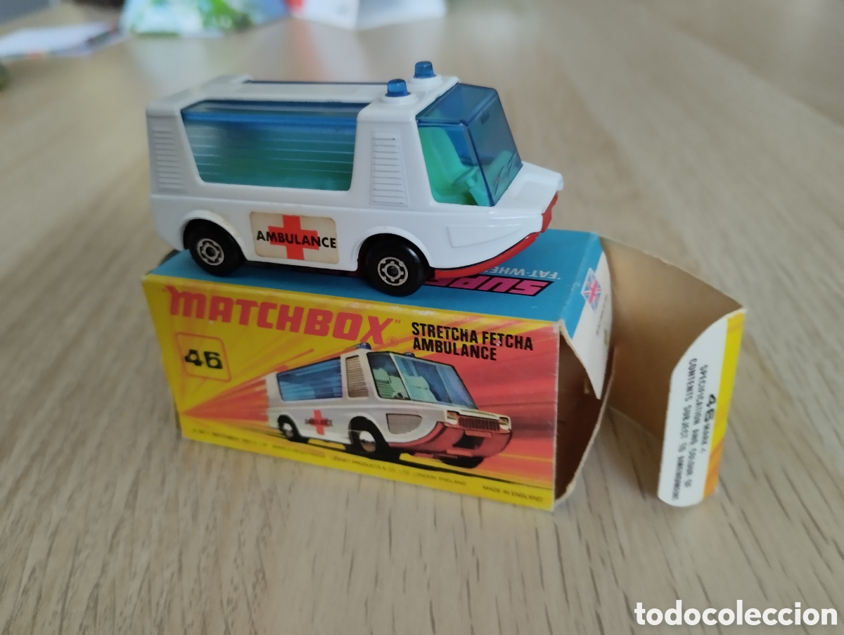 Coches a escala Matchbox: Matchbox Stretcha Fetcha ambulance num 45 - Foto 2
