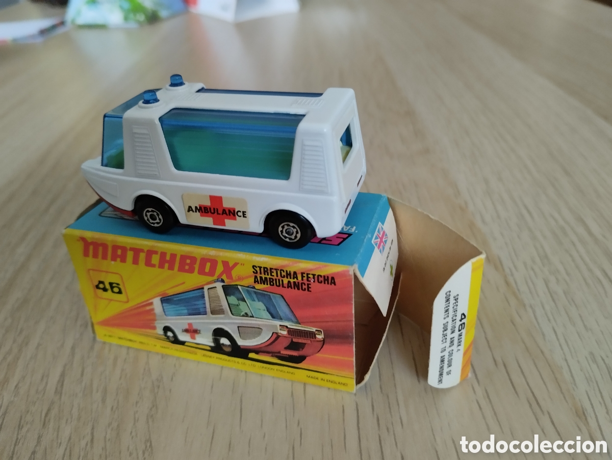 Coches a escala Matchbox: Matchbox Stretcha Fetcha ambulance num 45 - Foto 3