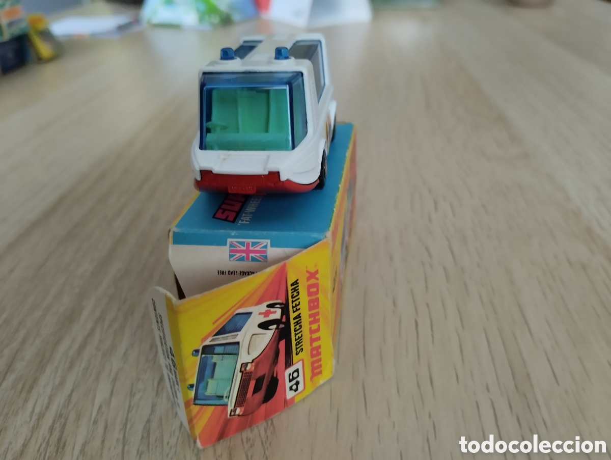 Coches a escala Matchbox: Matchbox Stretcha Fetcha ambulance num 45 - Foto 4