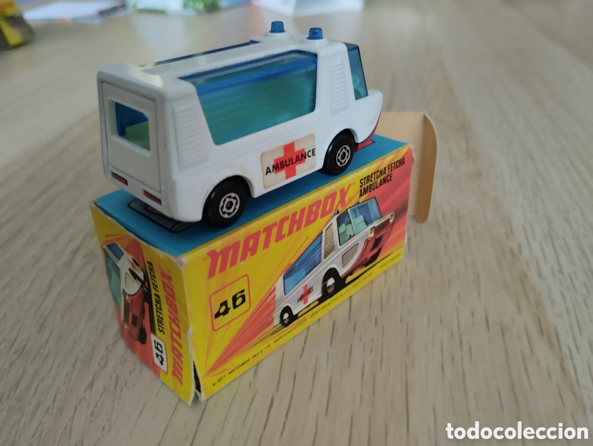Coches a escala Matchbox: Matchbox Stretcha Fetcha ambulance num 45