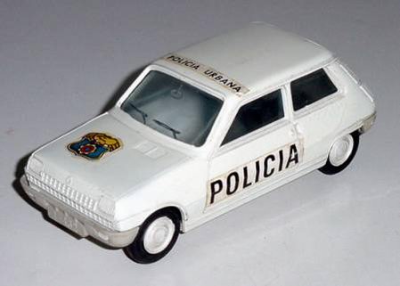Carros em escala: ANTIGUO COCHE DE PLASTICO A FRICCION RENAULT 5 POLICIA URBANA