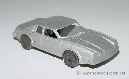 Carros em escala: ANTIGUO COCHE DE PLAYME DE FUNDICION - MIDE 7 CMS DE LONGITUD - .