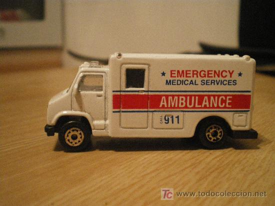 Coches a escala: AMBULANCIA AMERICANA MARCA MAISTO
