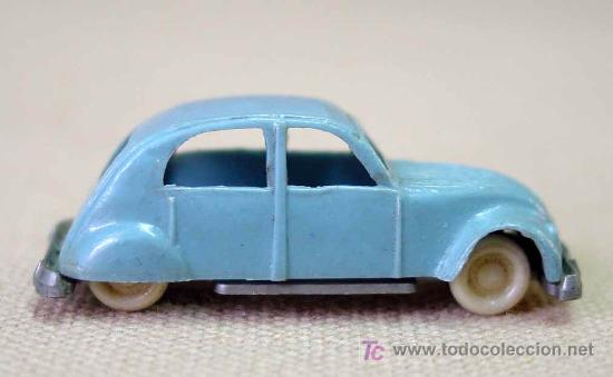 Coches a escala: AUTOMOVIL CITROEN 2 CV DE PLASTICO 1950s 1:86
