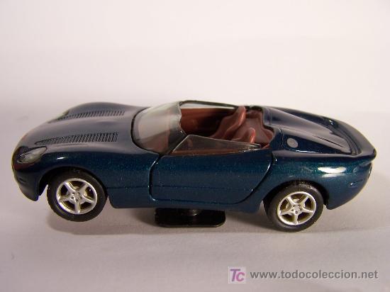 Coches a escala: MAISTO, Jaguar XK 180, escala 1:37