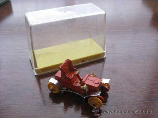 Carros em escala: ANTIGUO COCHE CHARBENS A&Ntilde;O 1950s. metal inyectado y hojalata, esta  y mide 4,5 cm