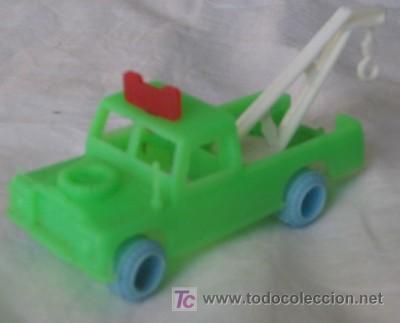 Coches a escala: BARATIJA DE KIOSKO, COCHE GRUA DE POLIC&Iacute;A, DE PL&Aacute;STICO