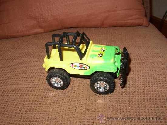 Coches a escala: Jeep de pl&aacute;stico - Foto 2