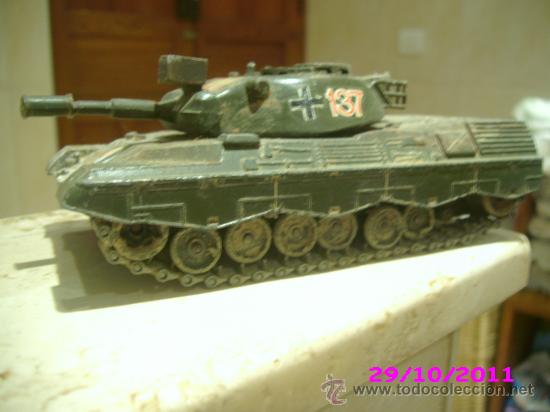 Coches a escala: juguete de hierro tanke leopard militar aleman de marca solido
