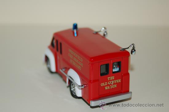 Coches a escala: CAMION DE BOMBEROS MATCHBOX - DODGE ROUTE VAN - Foto 7