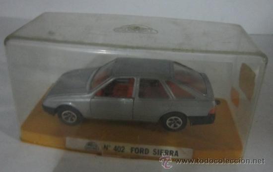 Coches a escala: COCHE FORD SIERRA N&ordm; 402, GUISVAL, EN CAJA. CC