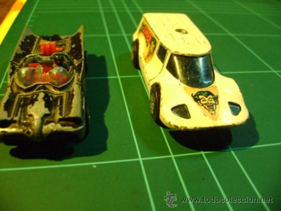 Coches a escala: Corgi Batmobile Batman + Joker. Britain. - Foto 2