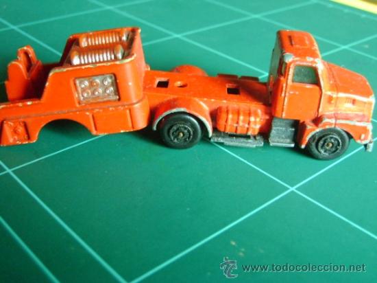 Coches a escala: Guisval cami&oacute;n de bomberos Volvo rojo - Foto 2