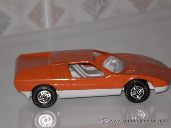 Coches a escala: BMW TURBO -DE PILEN . CARROCERIA METALICA , BAJOS EN PVC . 10 CMS . DESCATALOGADOS A&Ntilde;OS 70 .