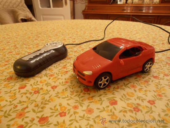 Coches a escala: Coche rojo descapotable sin marca, a&ntilde;o 2000 - Foto 1