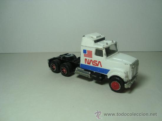 Coches a escala: ANTIGUO CAMION AMERICANO WHITE NASA DE MAJORETTE 1,64